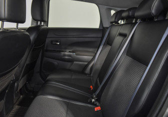 Подержанный автомобиль Citroen C4 Aircross 2012 года (11 фото)