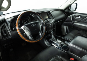 Подержанный автомобиль Infiniti QX80 2014 года (11 фото)