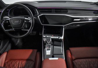 Подержанный автомобиль Audi A7 2024 года (11 фото)