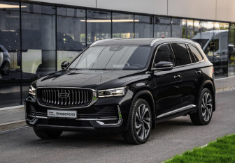 Подержанный автомобиль Geely Monjaro 2022 года (3 фото)