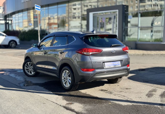 Подержанный автомобиль Hyundai Tucson 2017 года (8 фото)