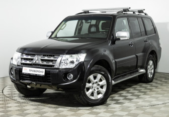 Подержанный автомобиль Mitsubishi Pajero 2013 года (1 фото)