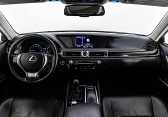 Подержанный автомобиль Lexus GS 2013 года (10 фото)