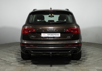 Подержанный автомобиль Audi Q7 2012 года (6 фото)