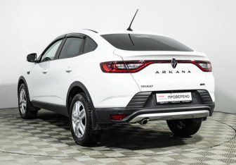 Подержанный автомобиль Renault Arkana 2019 года (7 фото)