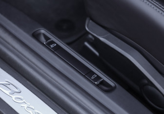 Подержанный автомобиль Porsche Boxster 2020 года (31 фото)