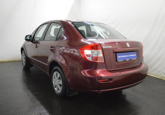 Подержанный автомобиль Suzuki SX4 Sedan 2007 года (7 фото)