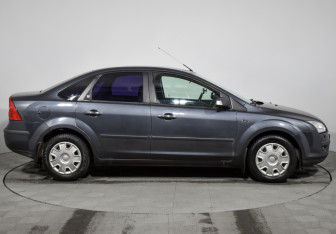 Подержанный автомобиль Ford Focus Sedan 2007 года (4 фото)