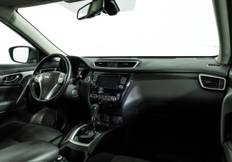 Подержанный автомобиль Nissan X-Trail 2018 года (9 фото)