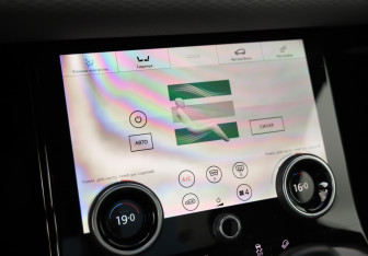 Подержанный автомобиль Land Rover Range Rover Evoque 2019 года (19 фото)