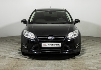 Подержанный автомобиль Ford Focus Hatchback 2014 года (2 фото)