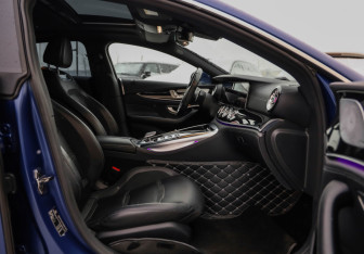 Подержанный автомобиль Mercedes-Benz AMG GT Liftback 2021 года (32 фото)