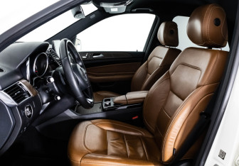 Подержанный автомобиль Mercedes-Benz GLE 2015 года (28 фото)