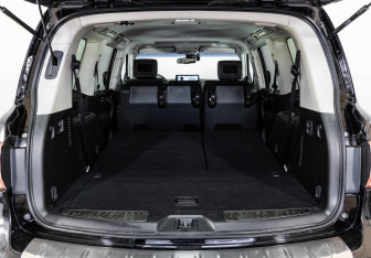 Подержанный автомобиль Infiniti QX80 2016 года (38 фото)