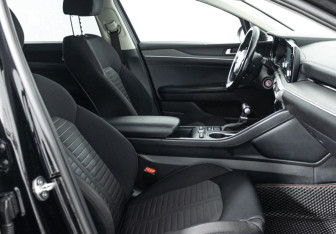 Подержанный автомобиль Kia K5 2021 года (15 фото)