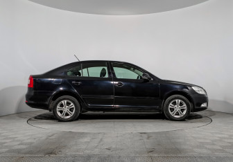 Подержанный автомобиль Skoda Octavia Liftback 2011 года (4 фото)