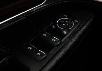 Подержанный автомобиль Ford Explorer 2017 года (19 фото)