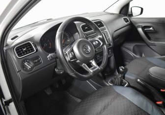 Подержанный автомобиль Volkswagen Polo Sedan 2019 года (9 фото)