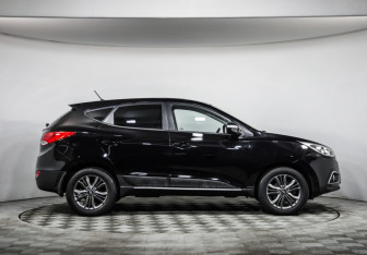 Подержанный автомобиль Hyundai ix35 2014 года (4 фото)