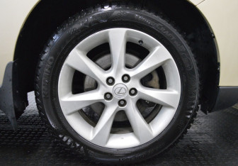 Подержанный автомобиль Lexus RX 2010 года (9 фото)