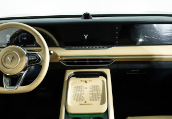 Подержанный автомобиль Voyah Free 2023 года (14 фото)