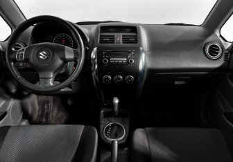 Подержанный автомобиль Suzuki SX4 Hatchback 2006 года (14 фото)