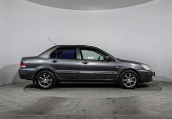 Подержанный автомобиль Mitsubishi Lancer Sedan 2006 года (4 фото)