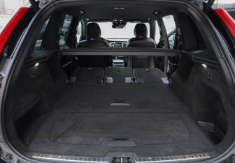 Подержанный автомобиль Volvo XC90 2019 года (34 фото)