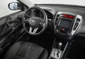 Подержанный автомобиль Kia Ceed Wagon 2011 года (9 фото)