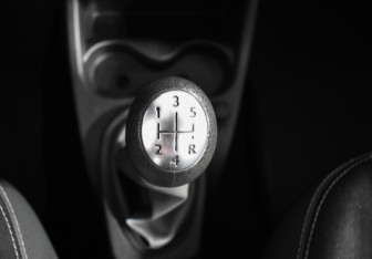 Подержанный автомобиль Renault Sandero 2014 года (15 фото)