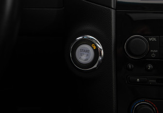Подержанный автомобиль Infiniti QX70 2014 года (17 фото)