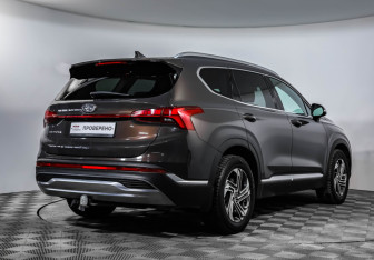 Подержанный автомобиль Hyundai Santa Fe 2021 года (5 фото)