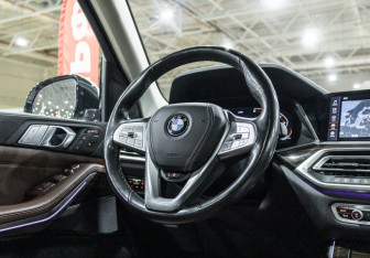 Подержанный автомобиль BMW X7 2020 года (20 фото)