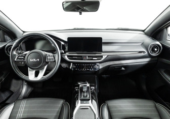 Подержанный автомобиль Kia K3 Sedan 2023 года (13 фото)