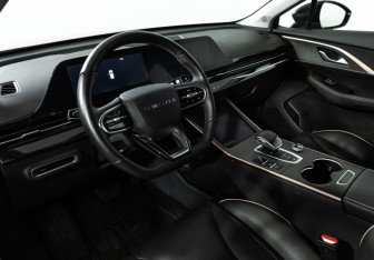 Подержанный автомобиль Omoda C5 2024 года (11 фото)