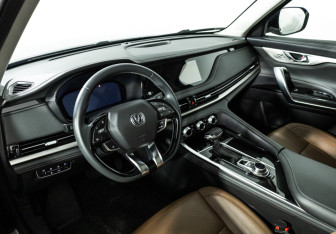 Подержанный автомобиль Changan CS95 2022 года (11 фото)