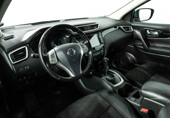 Подержанный автомобиль Nissan Qashqai 2014 года (11 фото)