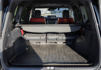 Подержанный автомобиль Toyota Land Cruiser Suv 2021 года (39 фото)