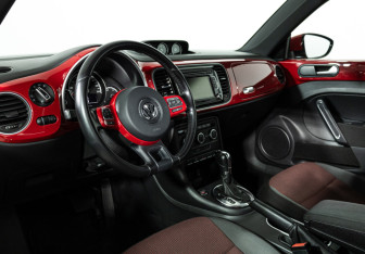Подержанный автомобиль Volkswagen Beetle Hatchback 2013 года (11 фото)