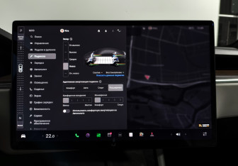 Подержанный автомобиль Tesla Model X 2023 года (26 фото)