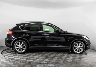 Подержанный автомобиль Infiniti QX50 2013 года (4 фото)