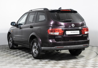 Подержанный автомобиль SsangYong Kyron 2008 года (7 фото)