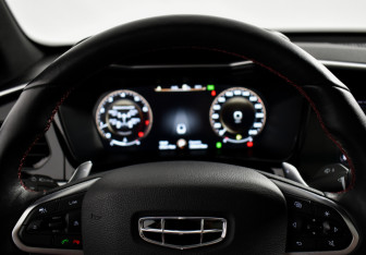 Подержанный автомобиль Geely Tugella 2022 года (16 фото)