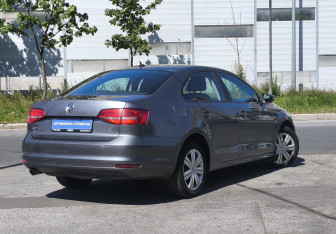 Подержанный автомобиль Volkswagen Jetta Sedan 2014 года (8 фото)
