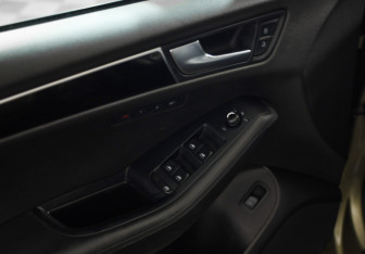 Подержанный автомобиль Audi Q5 2009 года (19 фото)