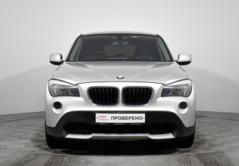 Подержанный автомобиль BMW X1 2010 года (2 фото)