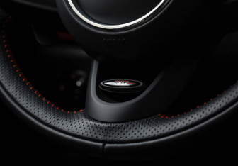 Подержанный автомобиль MINI Hatch 2020 года (14 фото)