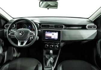 Подержанный автомобиль Renault Duster 2021 года (13 фото)