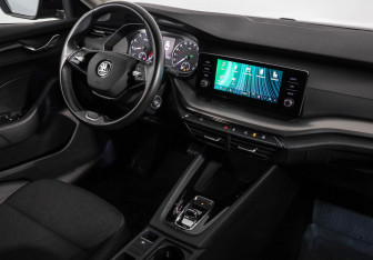 Подержанный автомобиль Skoda Octavia Liftback 2021 года (9 фото)