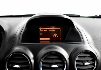Подержанный автомобиль Opel Antara 2013 года (15 фото)